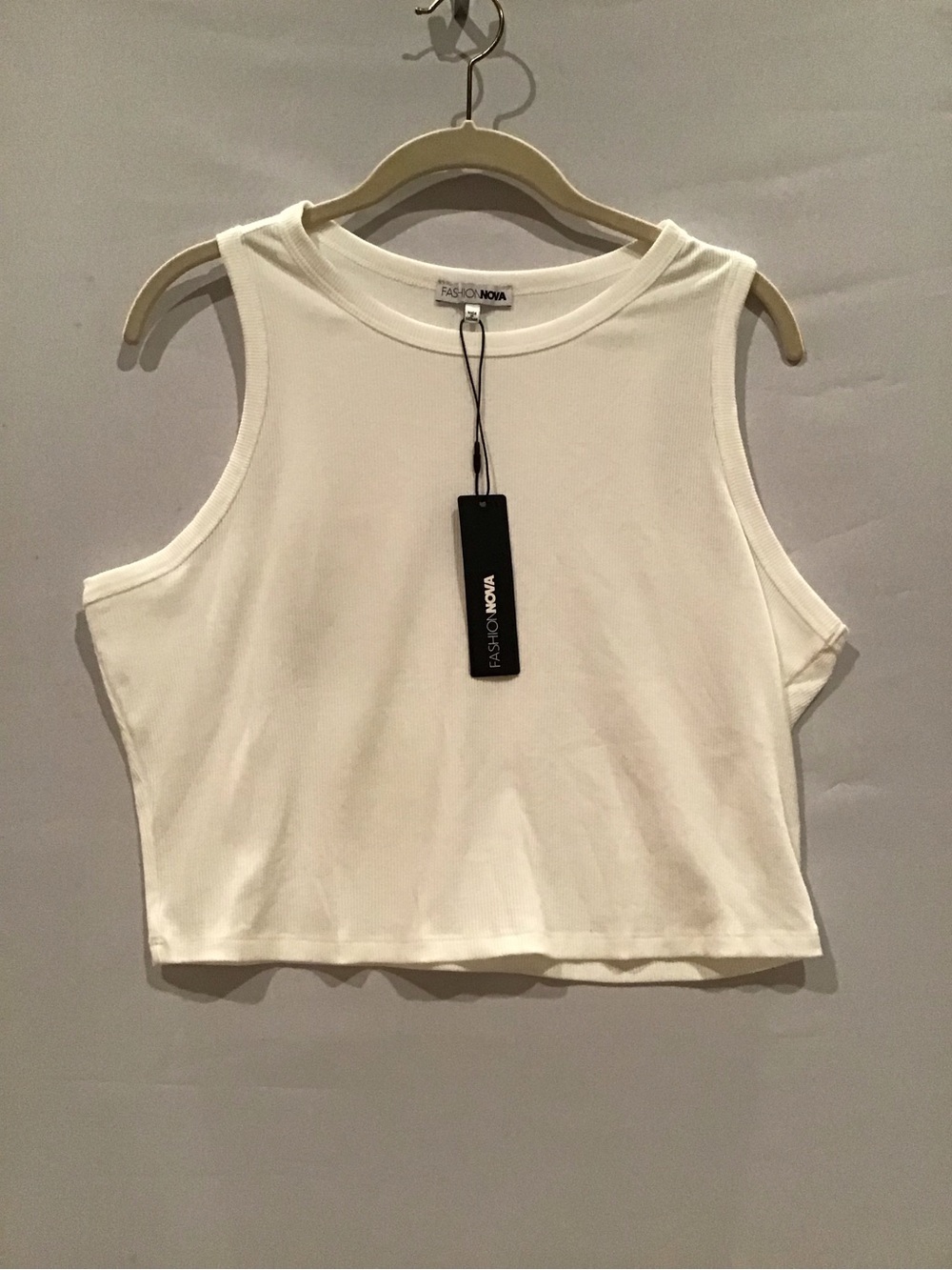 409 Fashion Nova White Ribbed Cropped Tank
